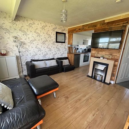 Signature, Scratby - Two Bed Chalet, Sleeps 7, Free Wi-Fi, Bed Linen And Towels Included, Pets Welcome And Onsite Entertainment Available المظهر الخارجي الصورة