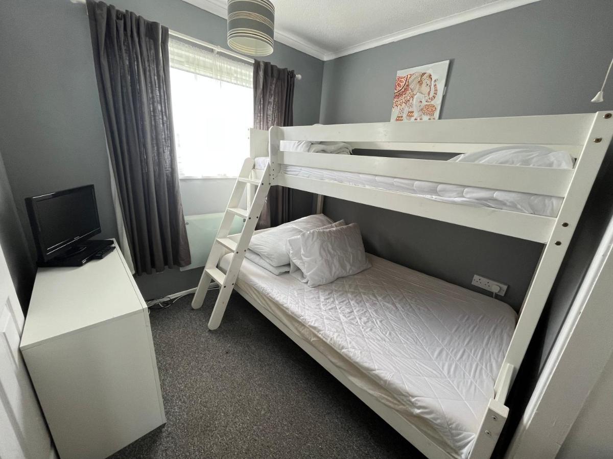Signature, Scratby - Two Bed Chalet, Sleeps 7, Free Wi-Fi, Bed Linen And Towels Included, Pets Welcome And Onsite Entertainment Available المظهر الخارجي الصورة