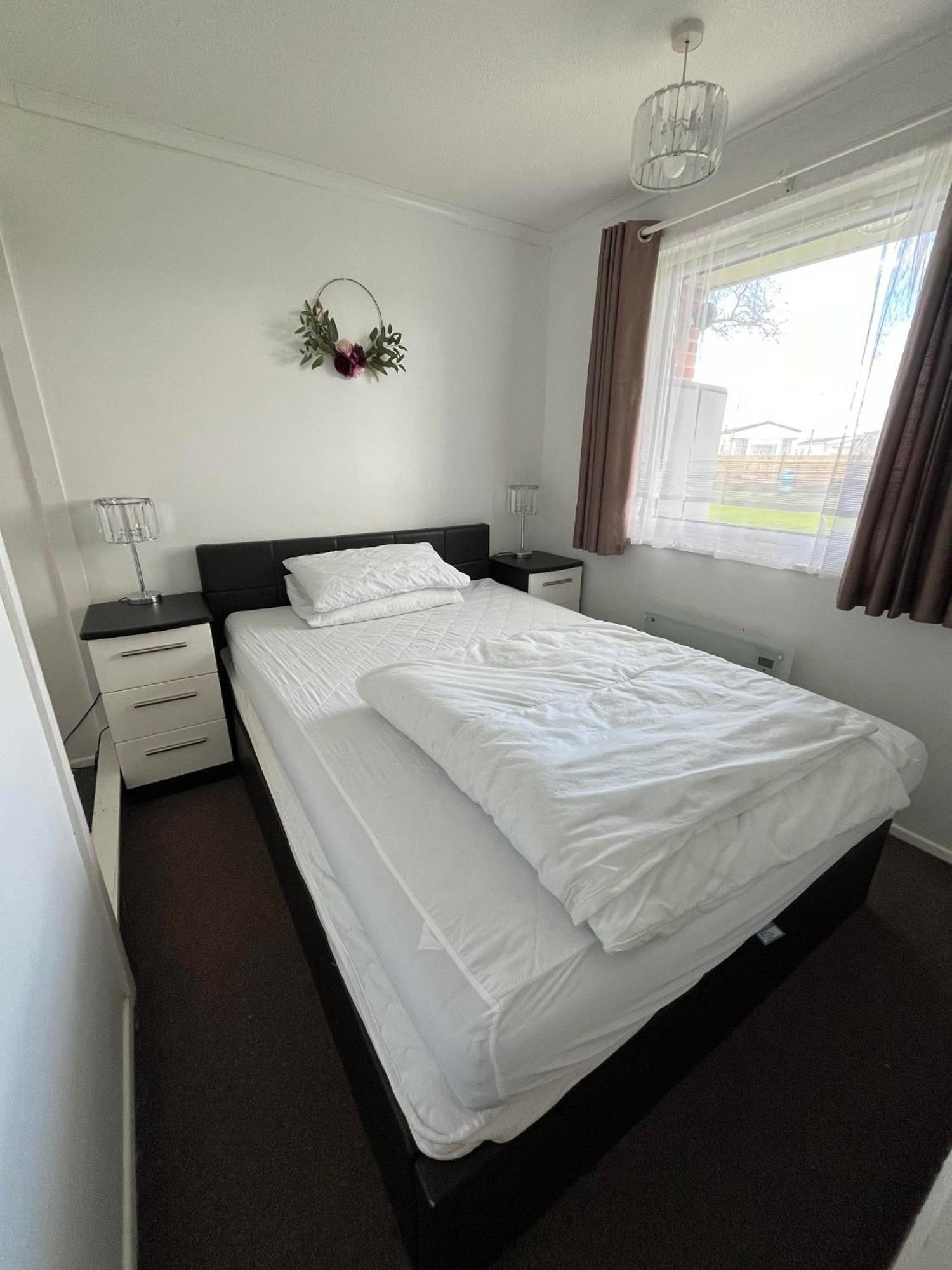 Signature, Scratby - Two Bed Chalet, Sleeps 7, Free Wi-Fi, Bed Linen And Towels Included, Pets Welcome And Onsite Entertainment Available المظهر الخارجي الصورة