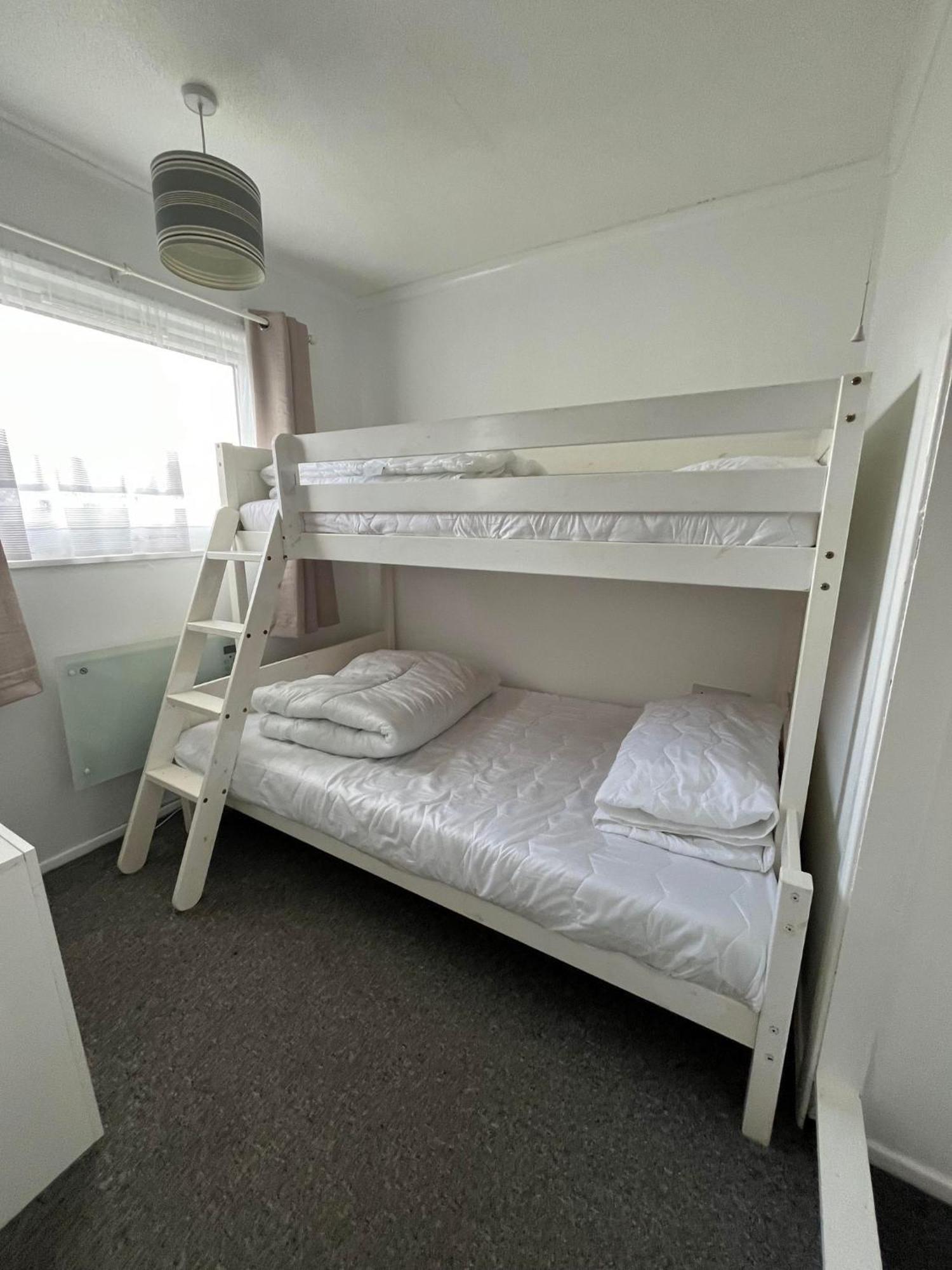 Signature, Scratby - Two Bed Chalet, Sleeps 7, Free Wi-Fi, Bed Linen And Towels Included, Pets Welcome And Onsite Entertainment Available المظهر الخارجي الصورة